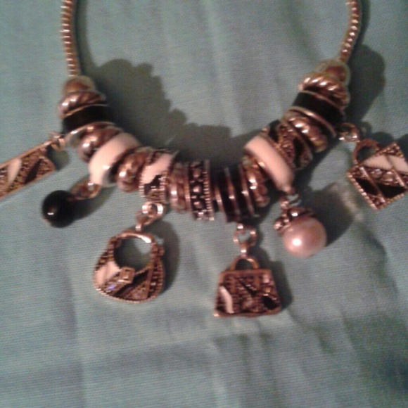 SALE! Vintage silver tone purse charm bracelet - Picture 7 of 8